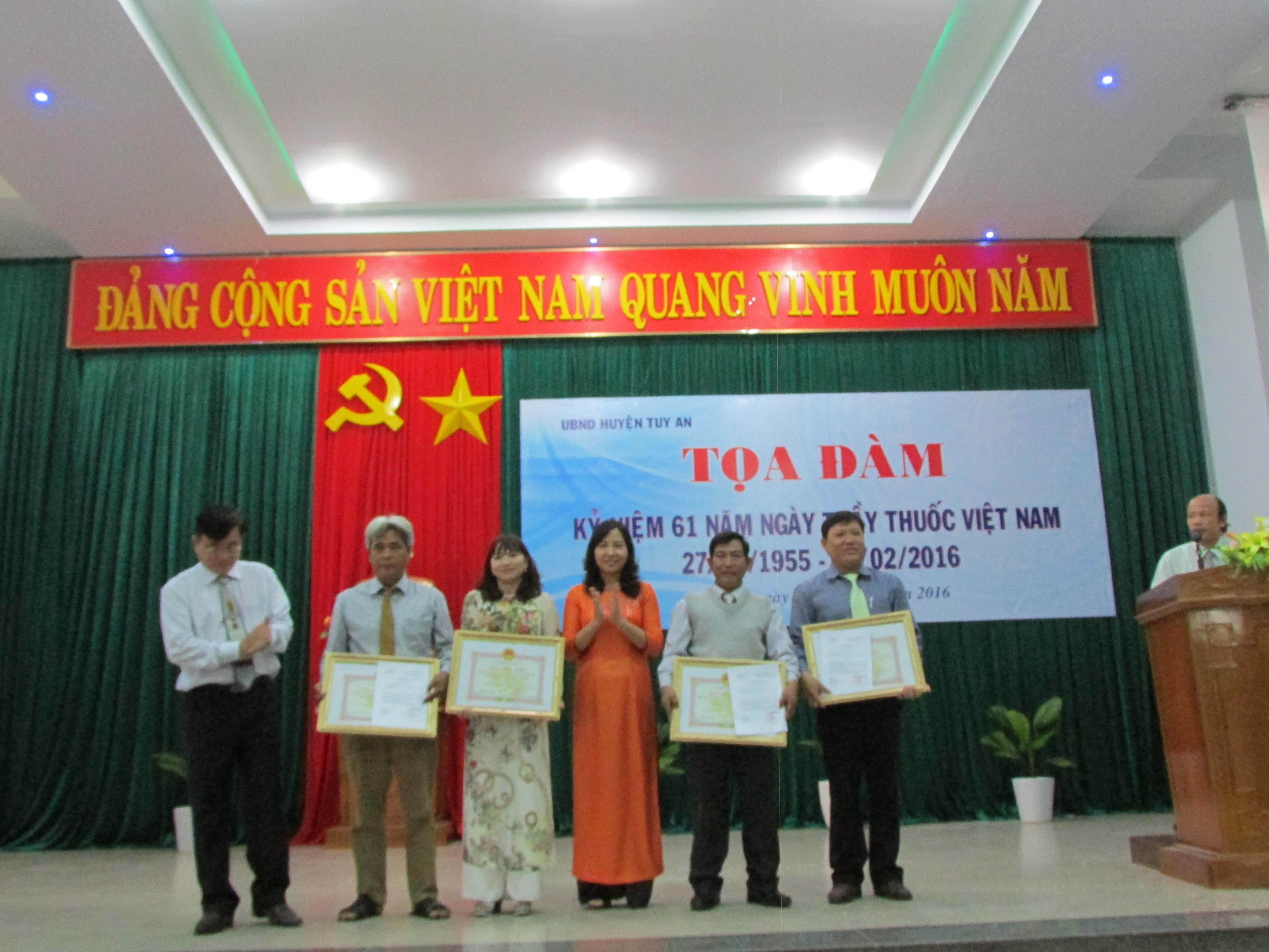 Hình ảnh hoạt động