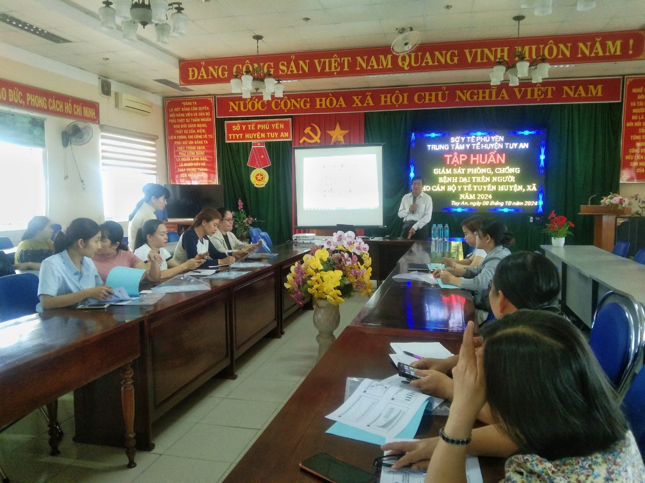 Trung tâm Y tế huyện Tuy An phối hợp với Trung tâm Kiểm soát bệnh tật tỉnh Phú Yên tập huấn Phòng ch