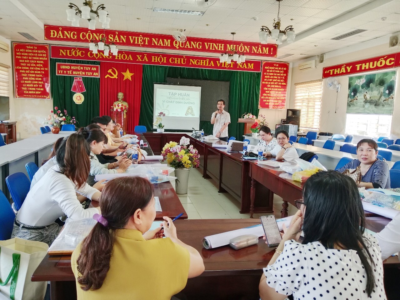 Trung tâm Y tế huyện Tuy An tích cực triển khai hoạt động Ngày Vi chất dinh dưỡng(1-2/6) và tháng hà