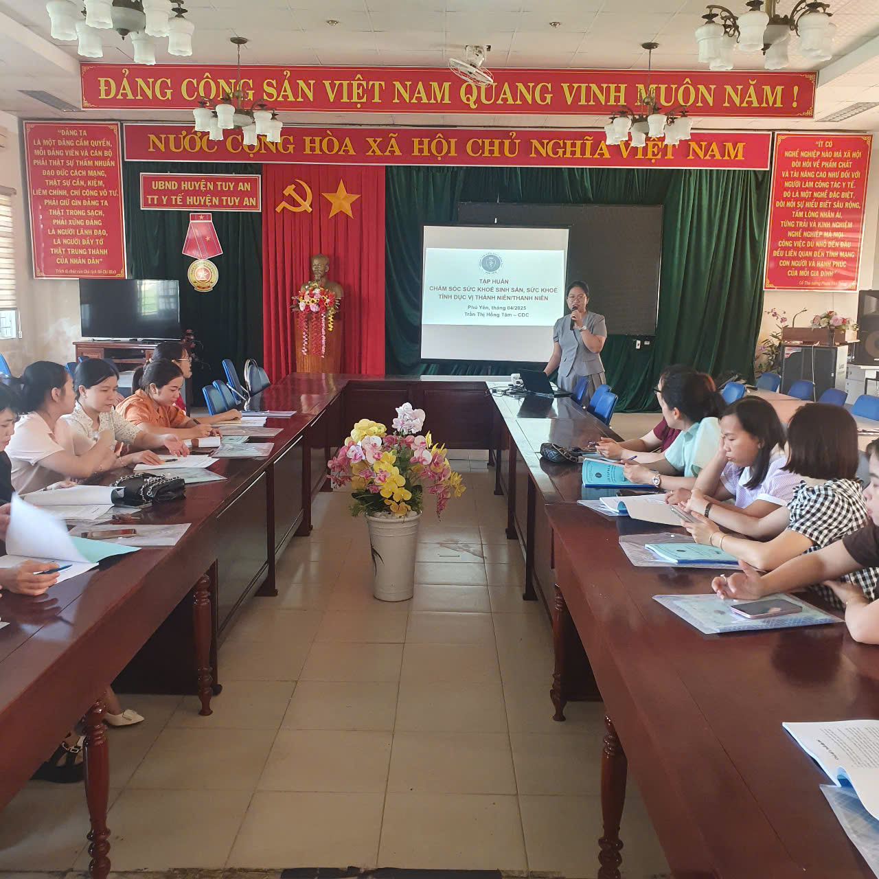 Tuy An tập huấn Kỹ năng Truyền thông Chăm sóc sức khoẻ sinh sản- Sức khỏe tình dục Vị thành niên-Tha