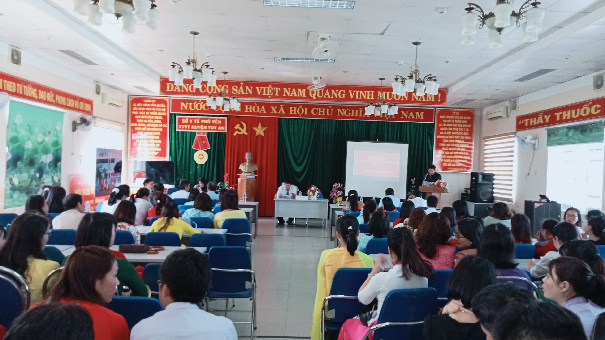 TTYT TUY AN TỔ CHỨC HỘI NGHỊ VIÊN CHỨC, NGƯỜI LAO ĐỘNG NĂM 2023