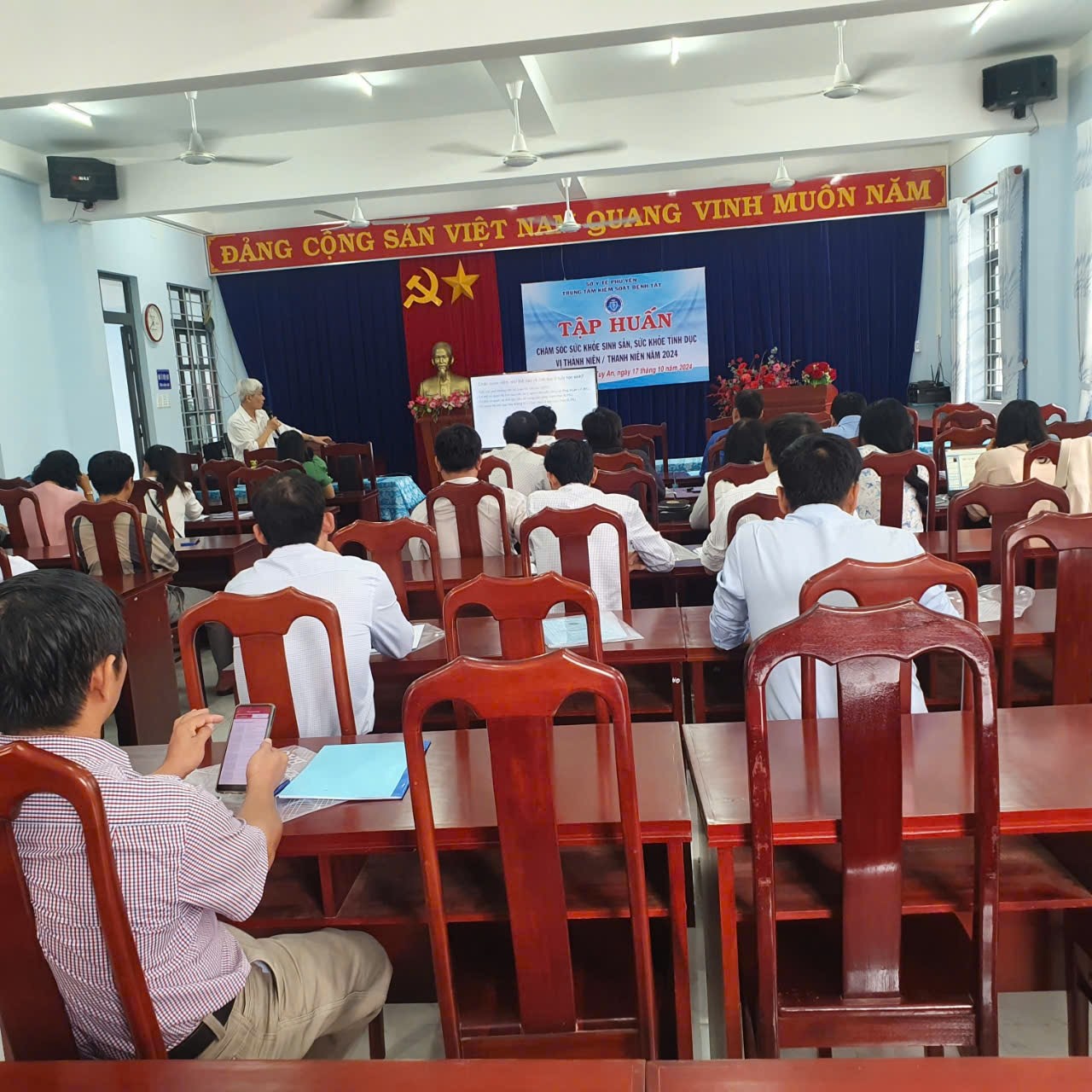 Tuy An Tập huấn Kỹ năng Truyền thông Chăm sóc sức khoẻ sinh sản- Sức khỏe tình dục Vị thành niên-Tha