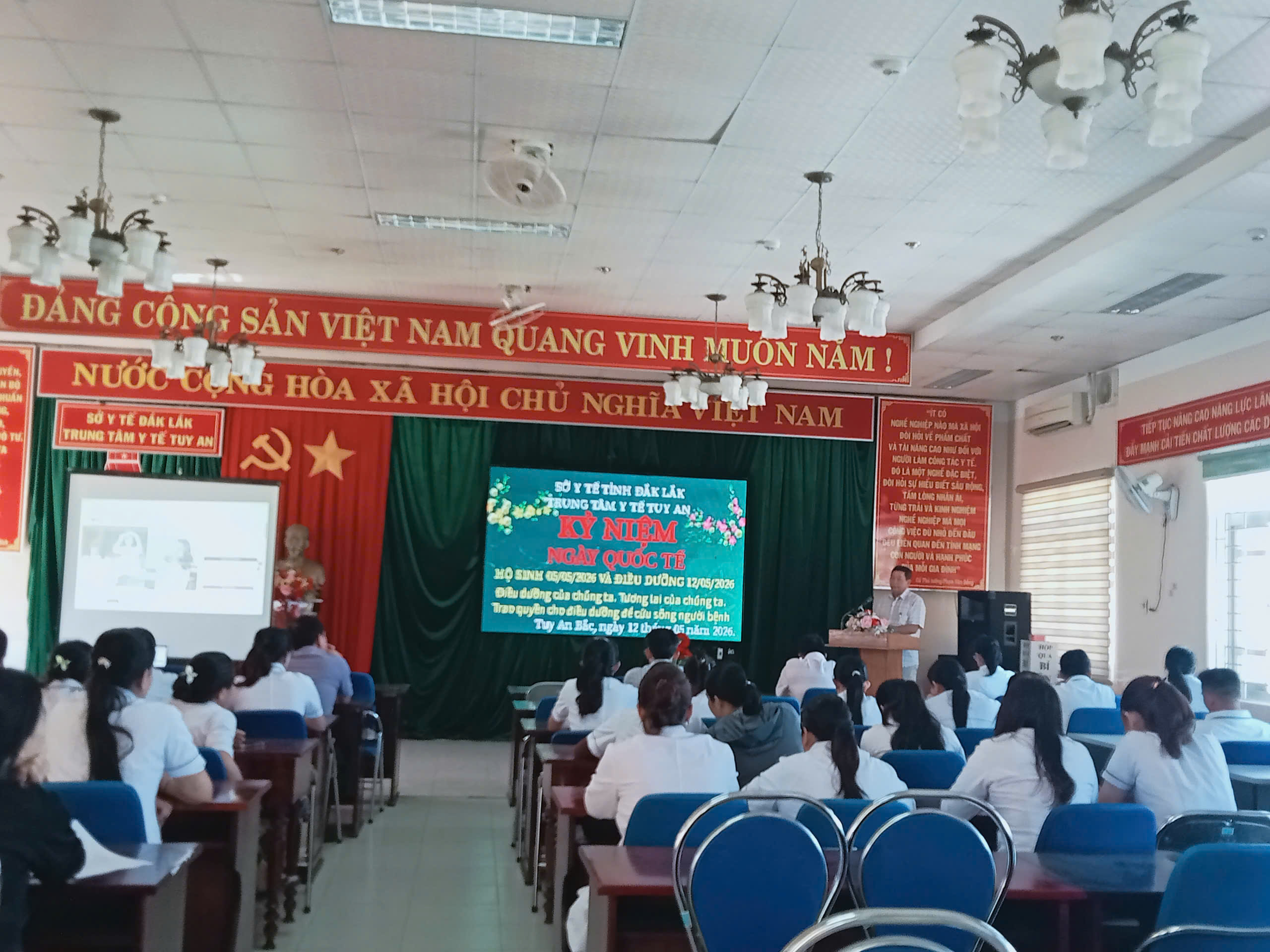Trung tâm Y tế Tuy An tổ chức tọa đàm kỷ niệm Ngày quốc tế Điều dưỡng 12/5/2026