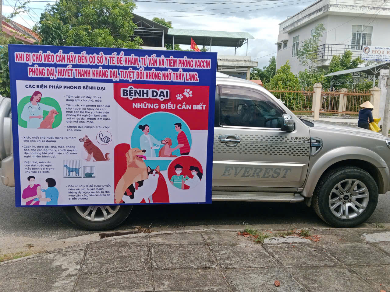 Trung tâm Y tế Tuy An tuyên truyền lưu động về Phòng, chống bệnh Dại