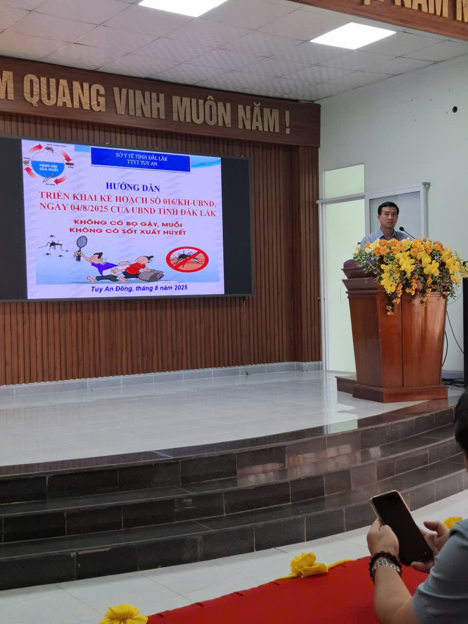 TTYT Tuy An  tập huấn kỹ thuật vãng gia, tuyên truyền diệt lăng quăng/bọ gậy PCSXH