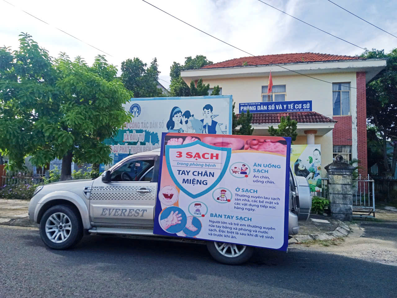 TTYT Tuy An phối hợp cùng các ban ngành tổ chức truyền thông phòng chống bệnh Tay chân miệng trên đị